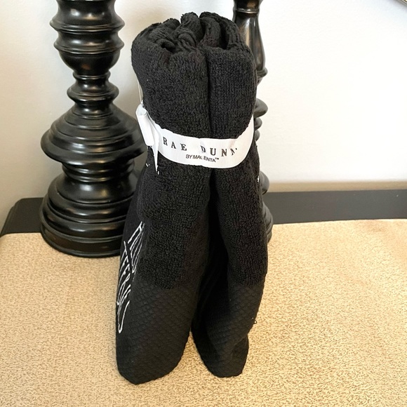 NWT Rae Dunn Set of 2 HEEBIE JEEBIES🕸 Hand Towels - Picture 4 of 5